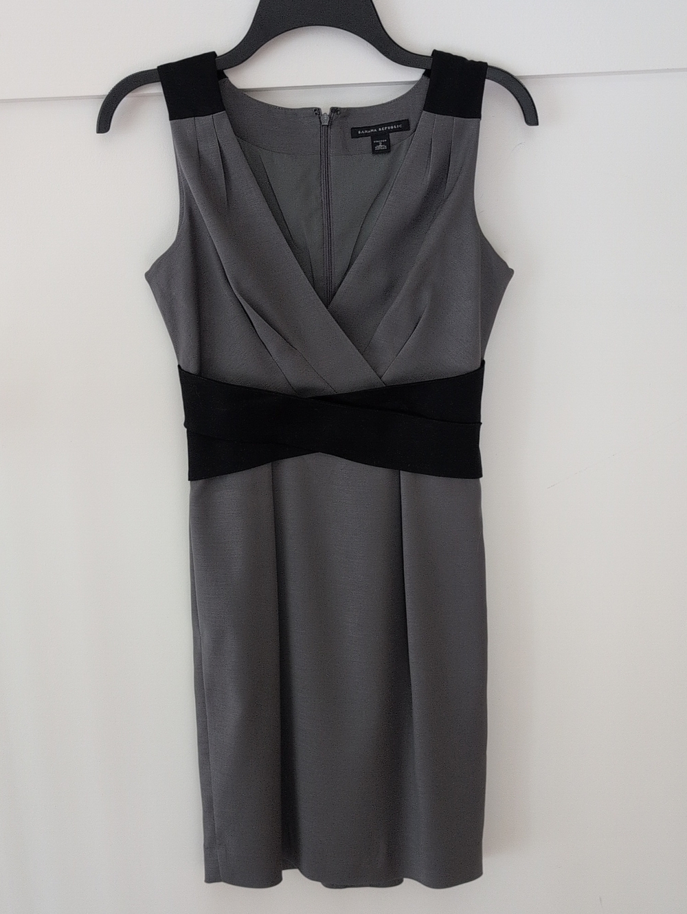 Vintage Circa 2009 Banana Republic Gray And Black Tailored Dress.